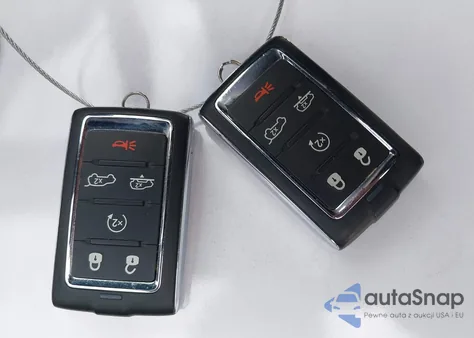 2022 Jeep Wagoneer Series Iii 4X4 z USA, uszkodzony, nr VIN 1C4SJVDT2NS117632